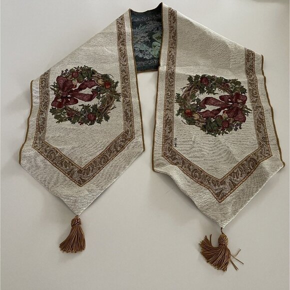 Christmas Wreath Tapestry Table Runner Cheri Blum Gold Tassels USA Made 72" x 13 - Picture 2 of 15